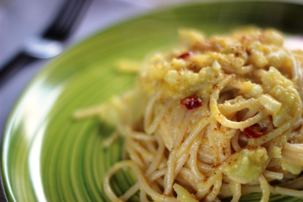 Spaghetti speziati con arancio e&nbsp;cavolfiore