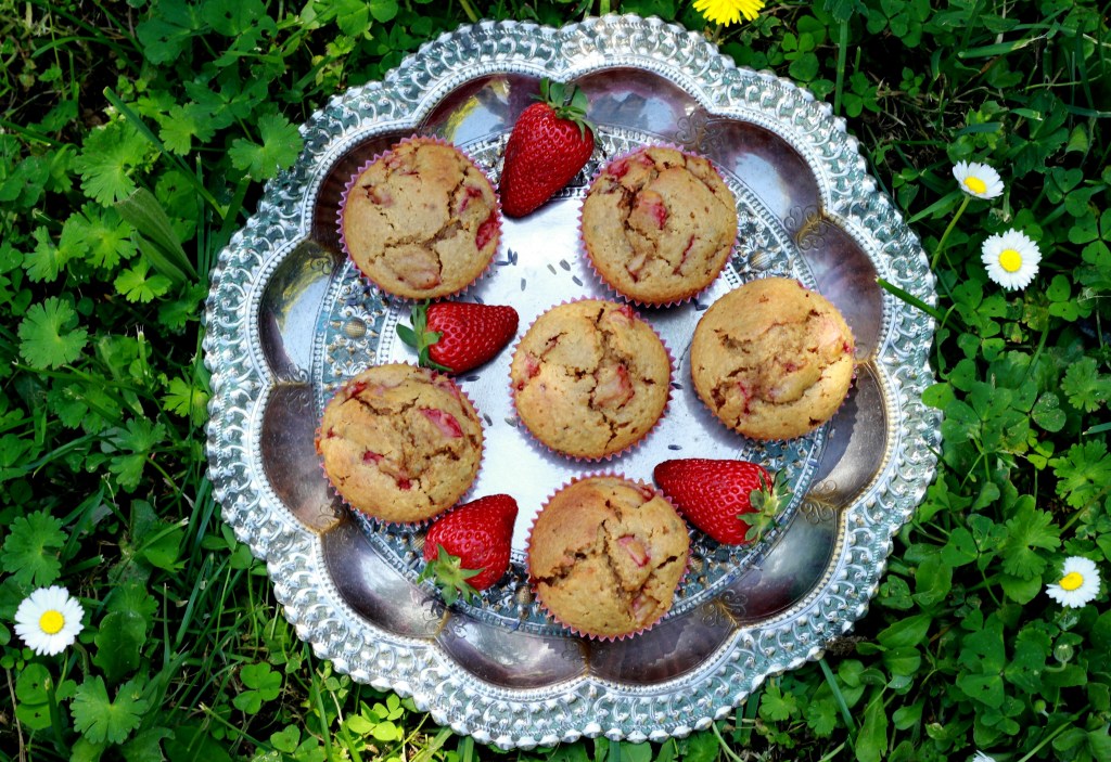 Muffin alla farina di mandorle, fragole e&nbsp;lavanda